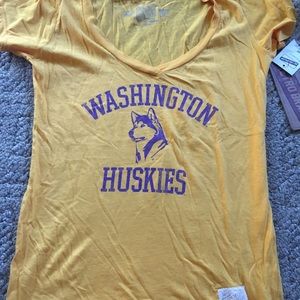 Washington Huskies V Neck Tshirt